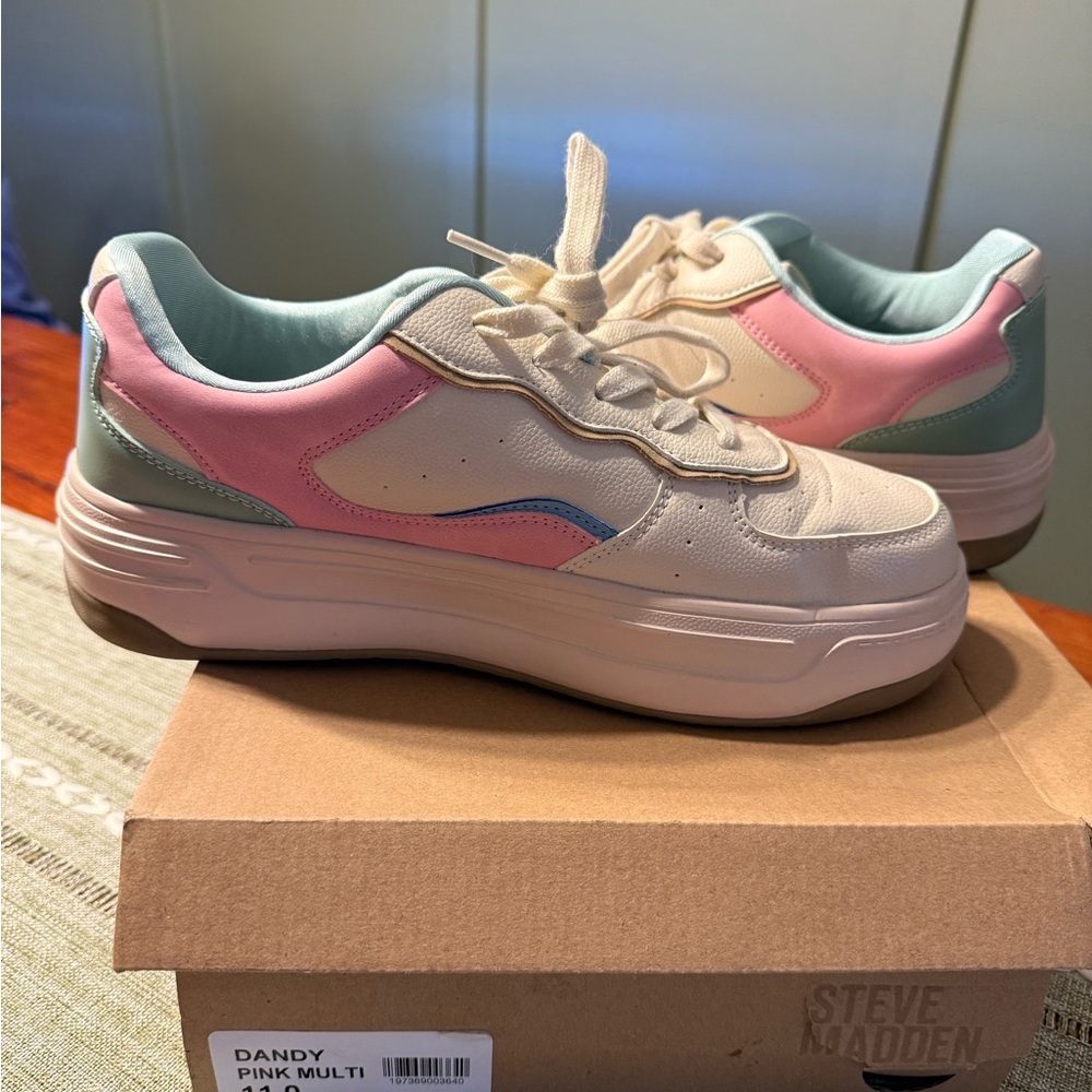 Steve Madden Women’s LNWB Pastel and White Casual Fashion Sneakers - Size 11 - Picture 7 of 7